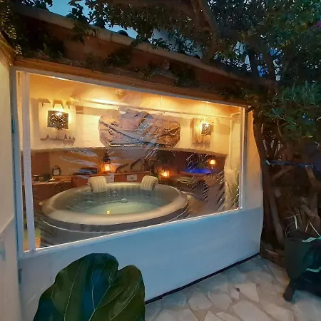 Coeurs De Pirates: Exotic Provencal Retreat